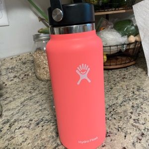 Pink hydro flask 32oz